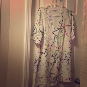 Nice top that can be worn with leggings